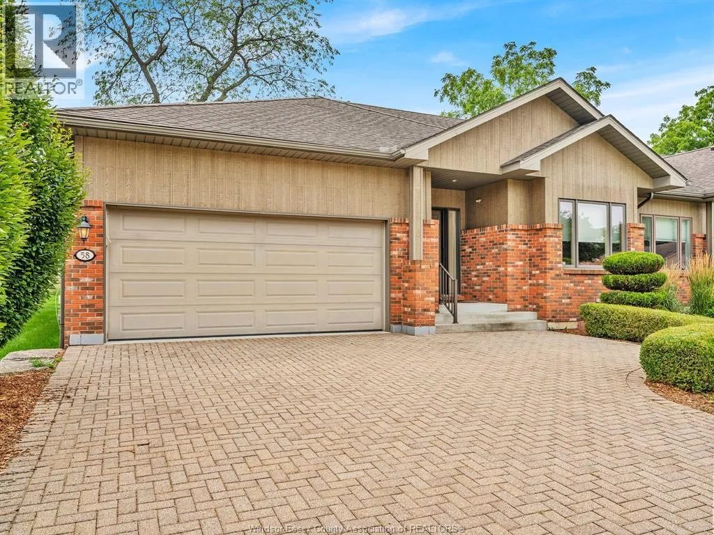58 FAIRWAY CRESCENT