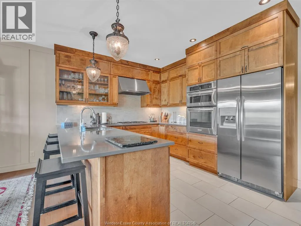 58 FAIRWAY CRESCENT