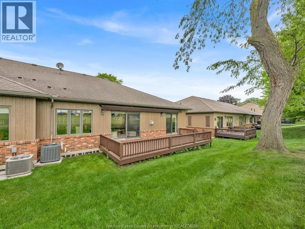 58 FAIRWAY CRESCENT