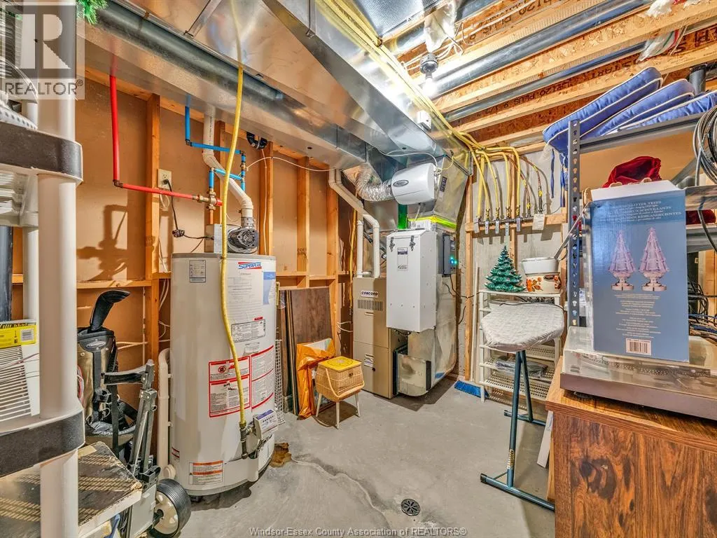 58 FAIRWAY CRESCENT
