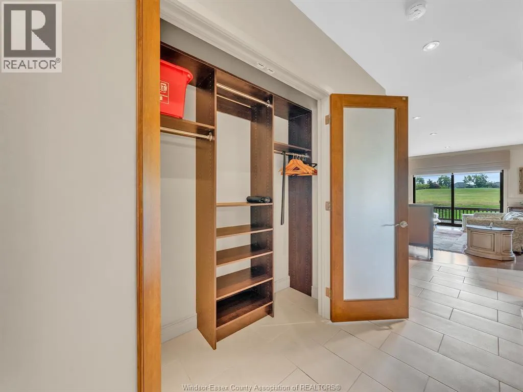 58 FAIRWAY CRESCENT