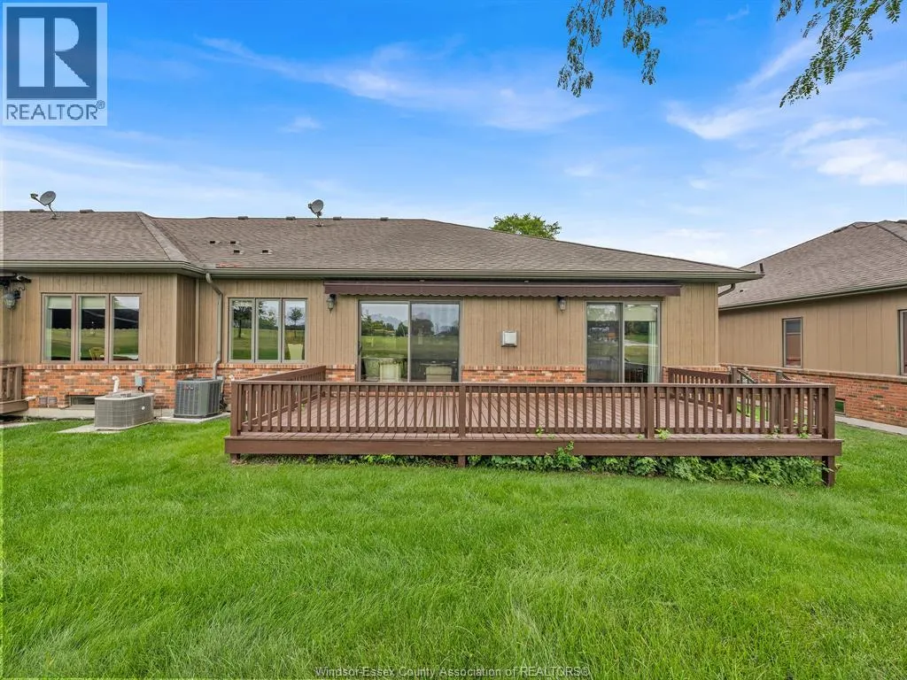58 FAIRWAY CRESCENT
