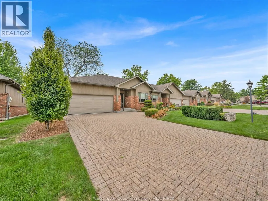 58 FAIRWAY CRESCENT
