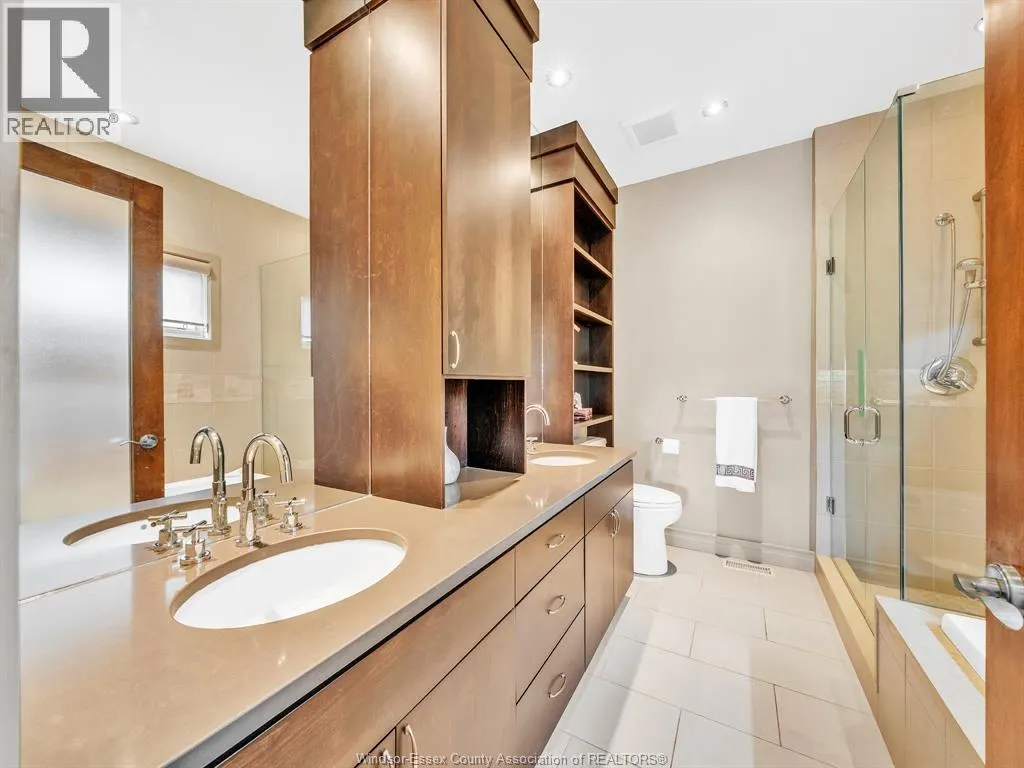 58 FAIRWAY CRESCENT