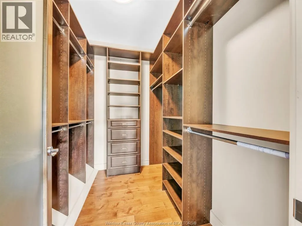 58 FAIRWAY CRESCENT
