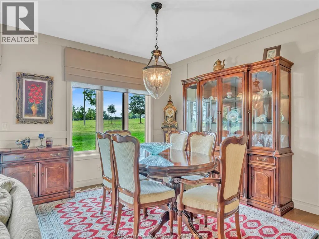 58 FAIRWAY CRESCENT