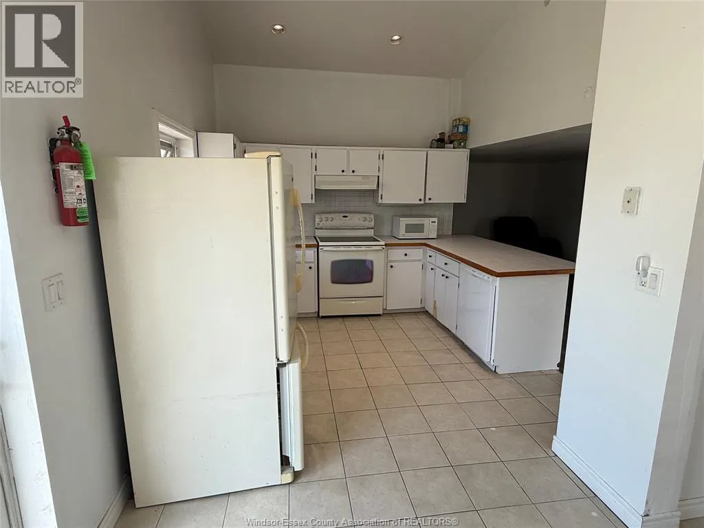 5163 Walker ROAD Unit# B