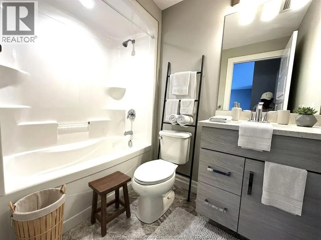 5850 NEWMAN Unit# 213