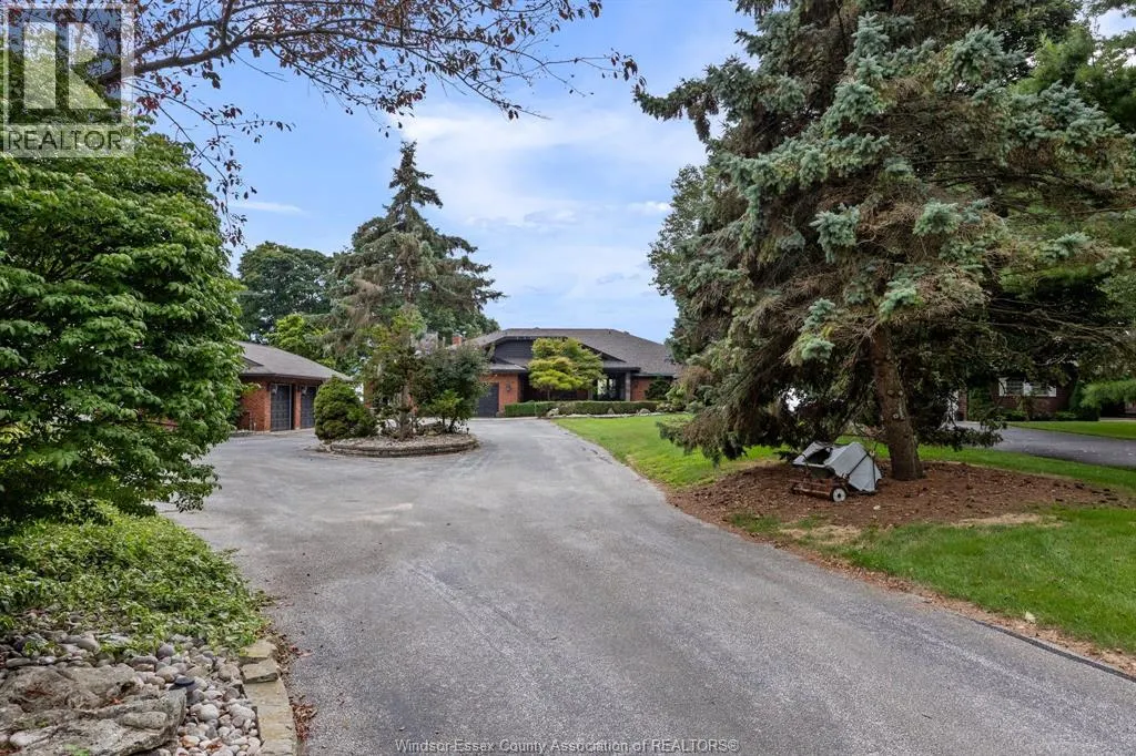881 COUNTY ROAD 50 East