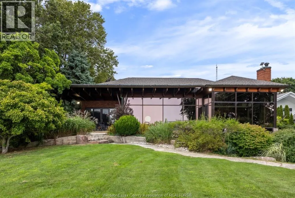 881 COUNTY ROAD 50 East