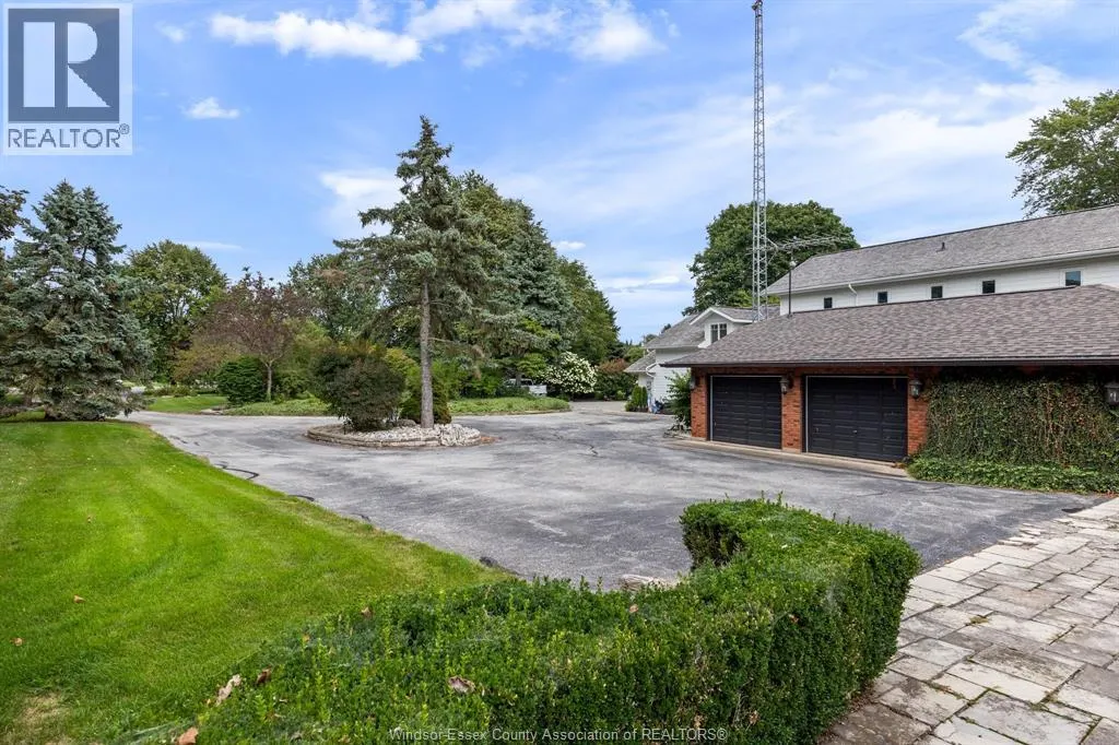 881 COUNTY ROAD 50 East