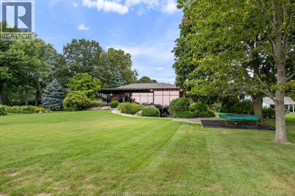 881 COUNTY ROAD 50 East