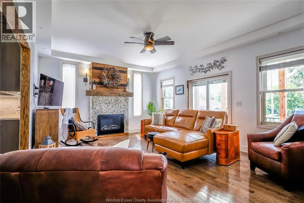 345B Robson ROAD