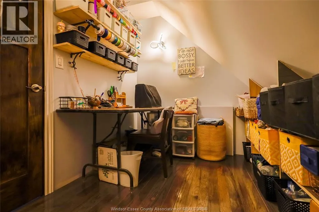 345B Robson ROAD
