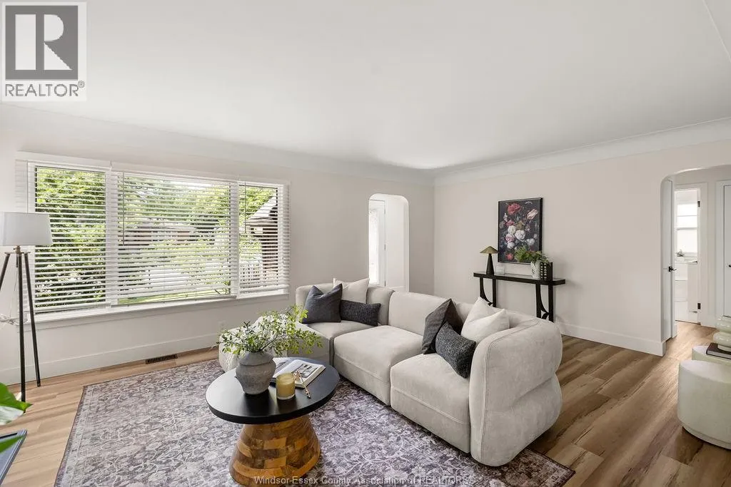 2594 BUCKINGHAM