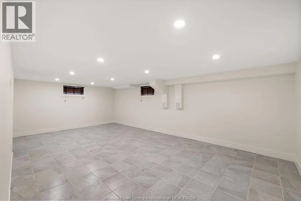 2594 BUCKINGHAM