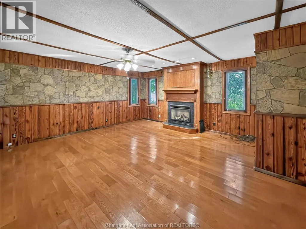 10156 Longwoods ROAD
