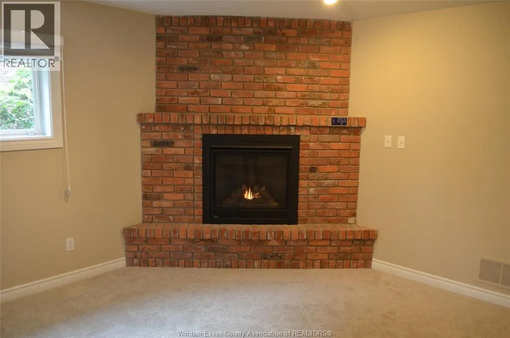 1270 WOODMONT CRESCENT