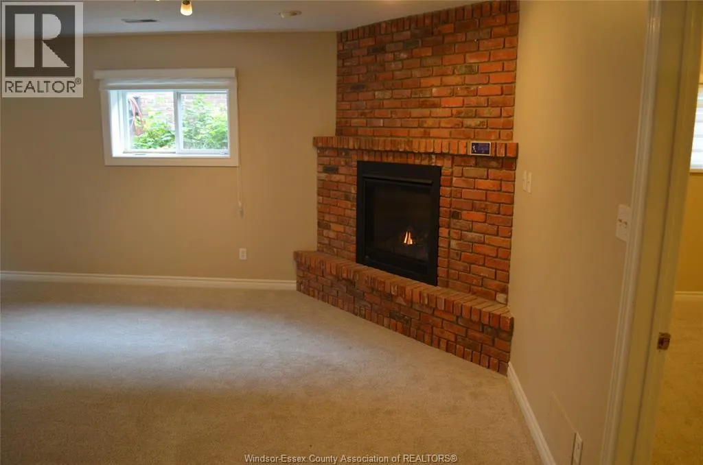 1270 WOODMONT CRESCENT