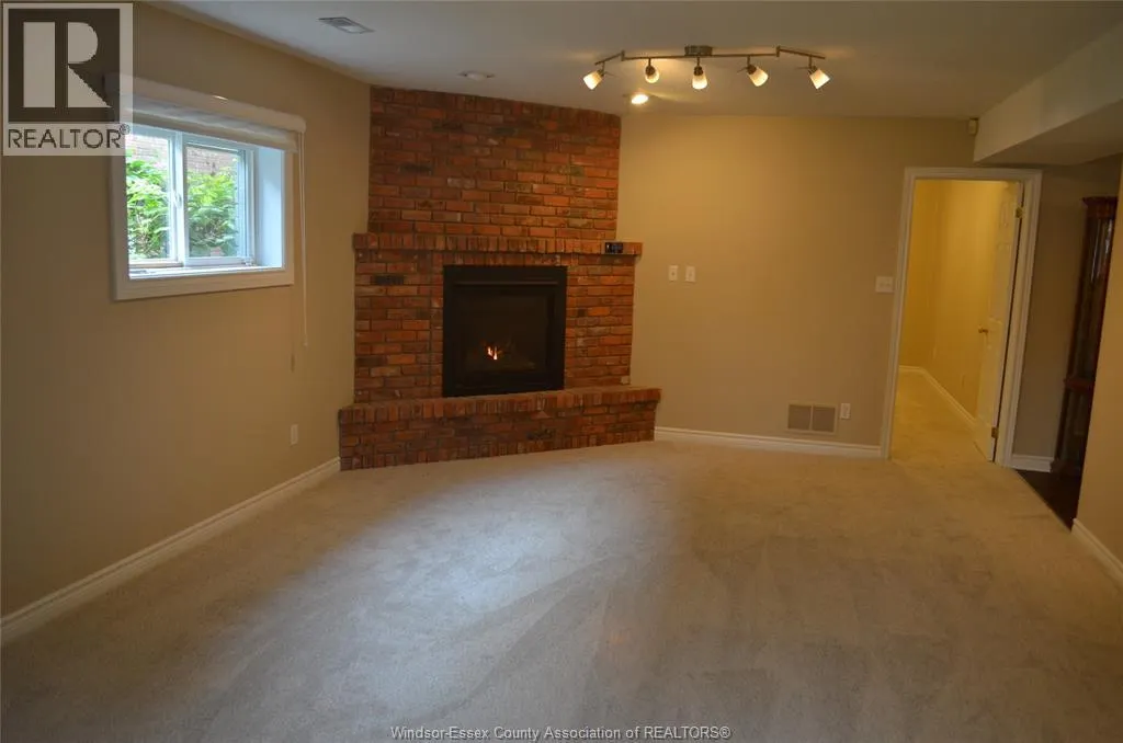 1270 WOODMONT CRESCENT