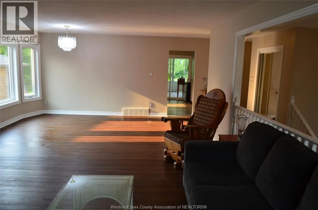 1270 WOODMONT CRESCENT