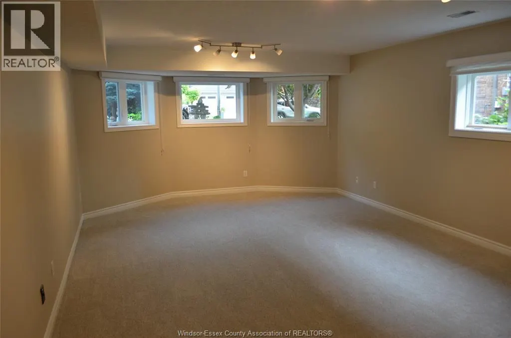 1270 WOODMONT CRESCENT