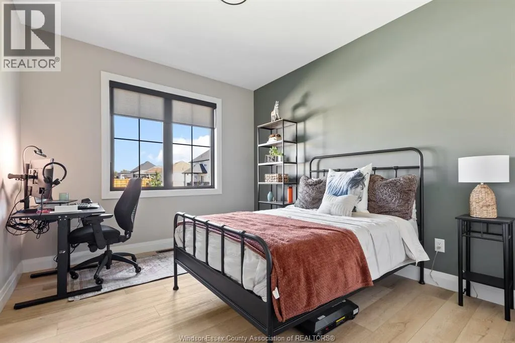 4422 BELMONT