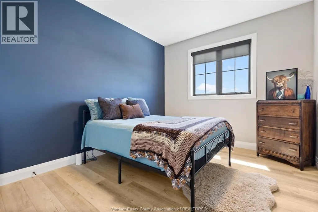 4422 BELMONT