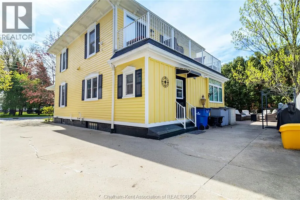 335 Wellington STREET West