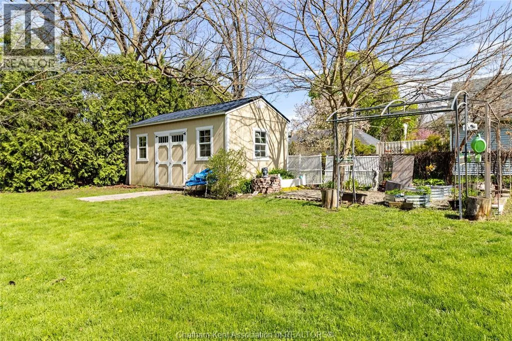 335 Wellington STREET West