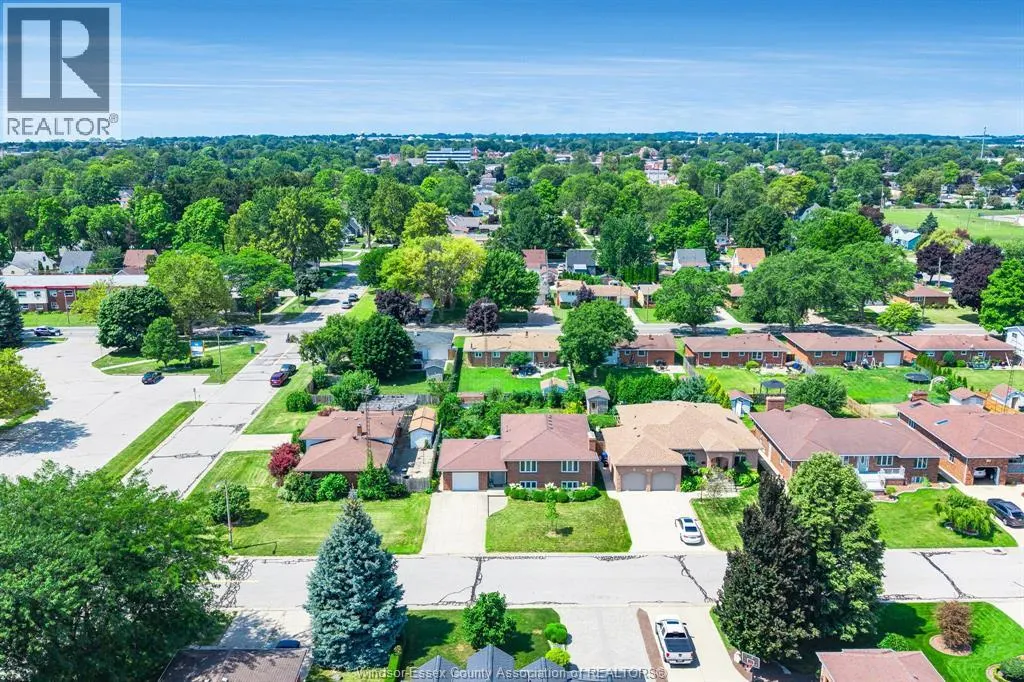 37 Elizabeth CRESCENT