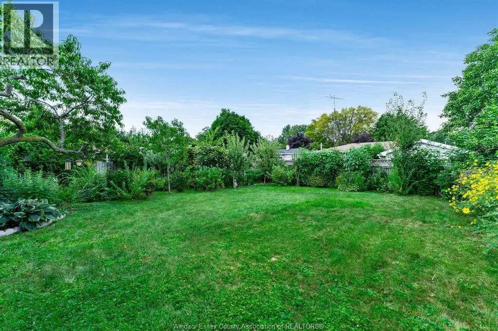 37 Elizabeth CRESCENT