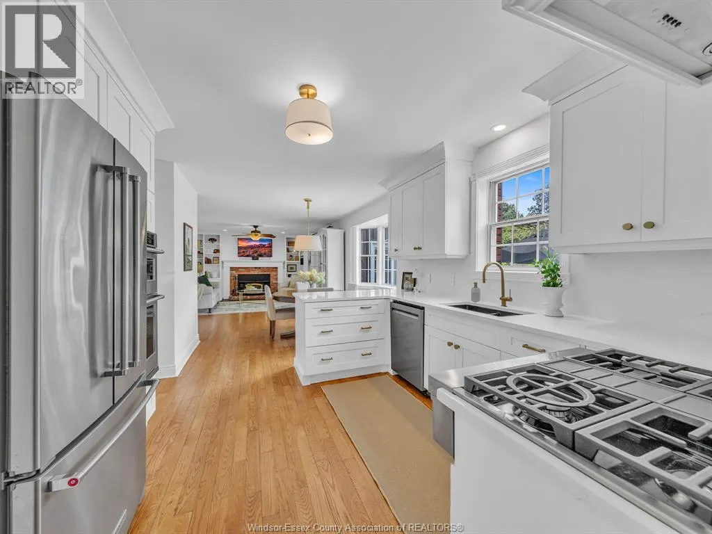 2998 ST LUKE CRESCENT