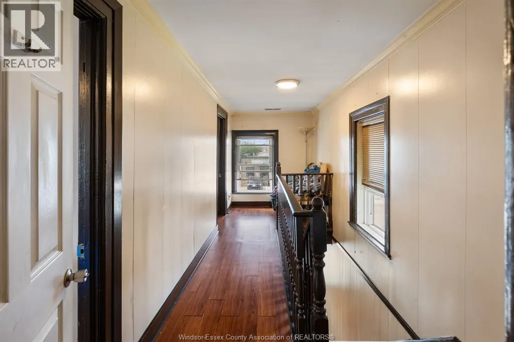 261 Bathurst STREET