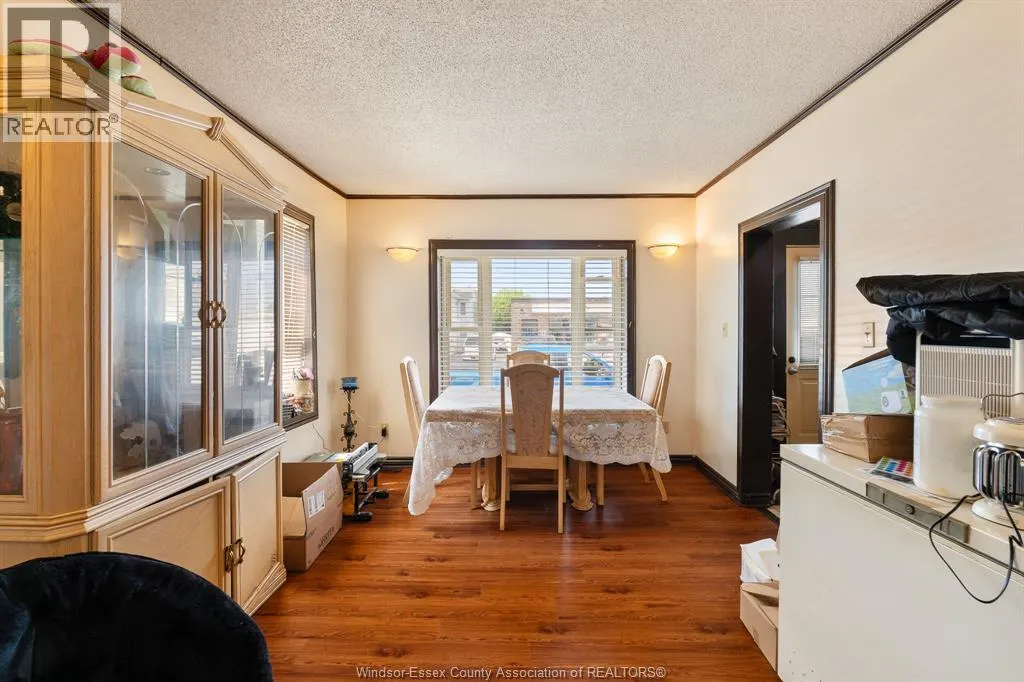 261 Bathurst STREET