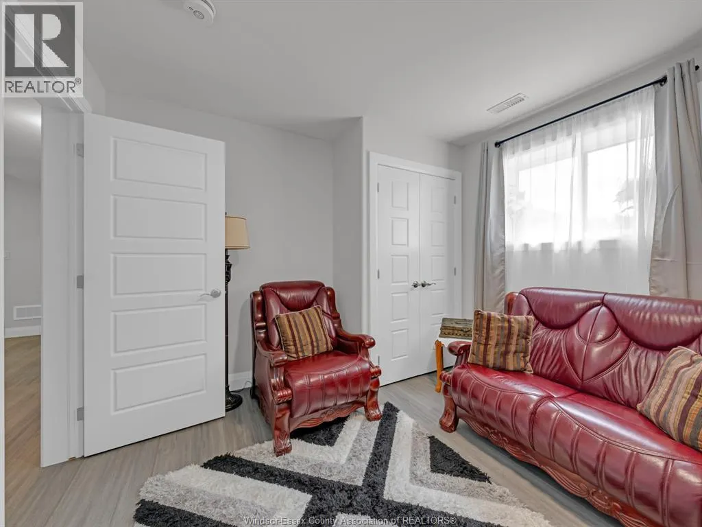 233 Sandybrook WAY