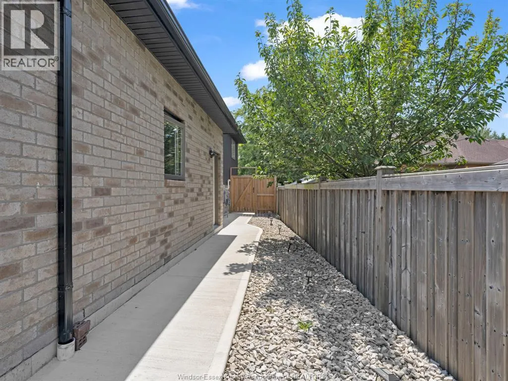 233 Sandybrook WAY