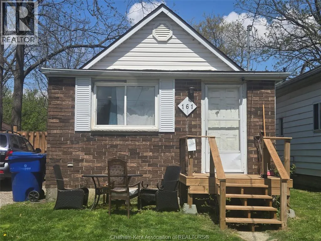161 Wellington STREET East