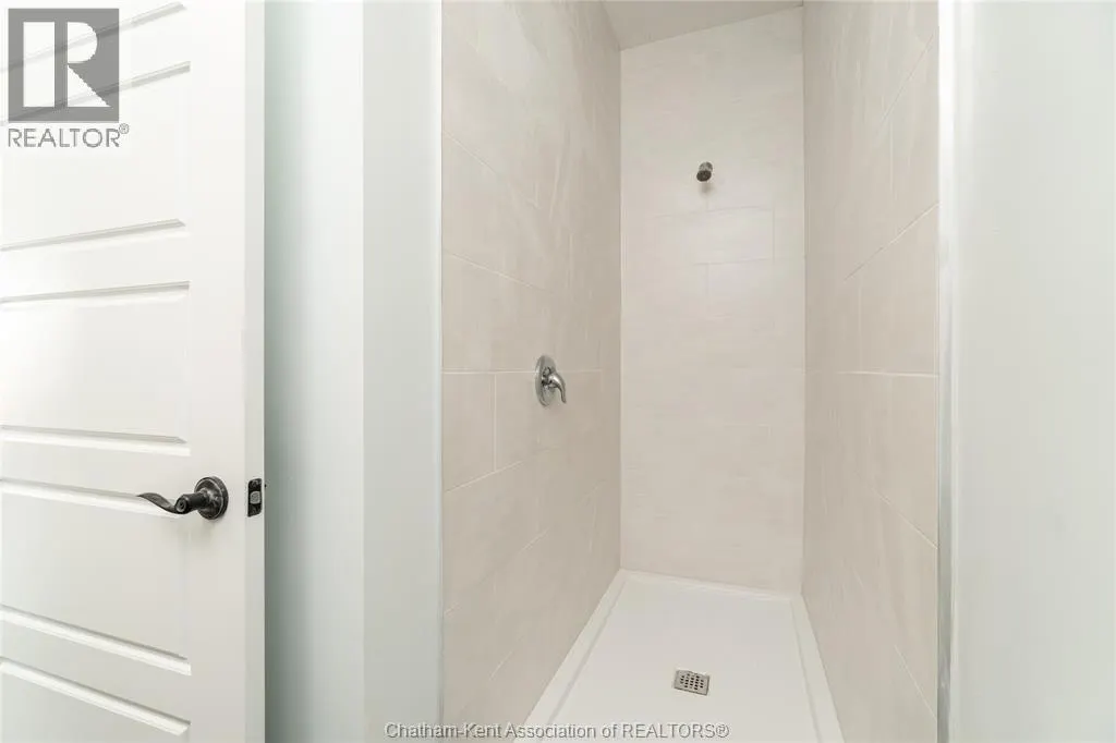 140 King STREET West Unit# 201