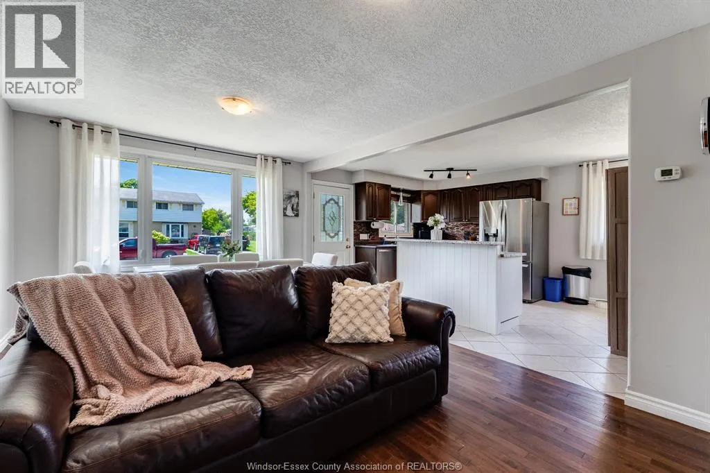 57 Marion AVENUE