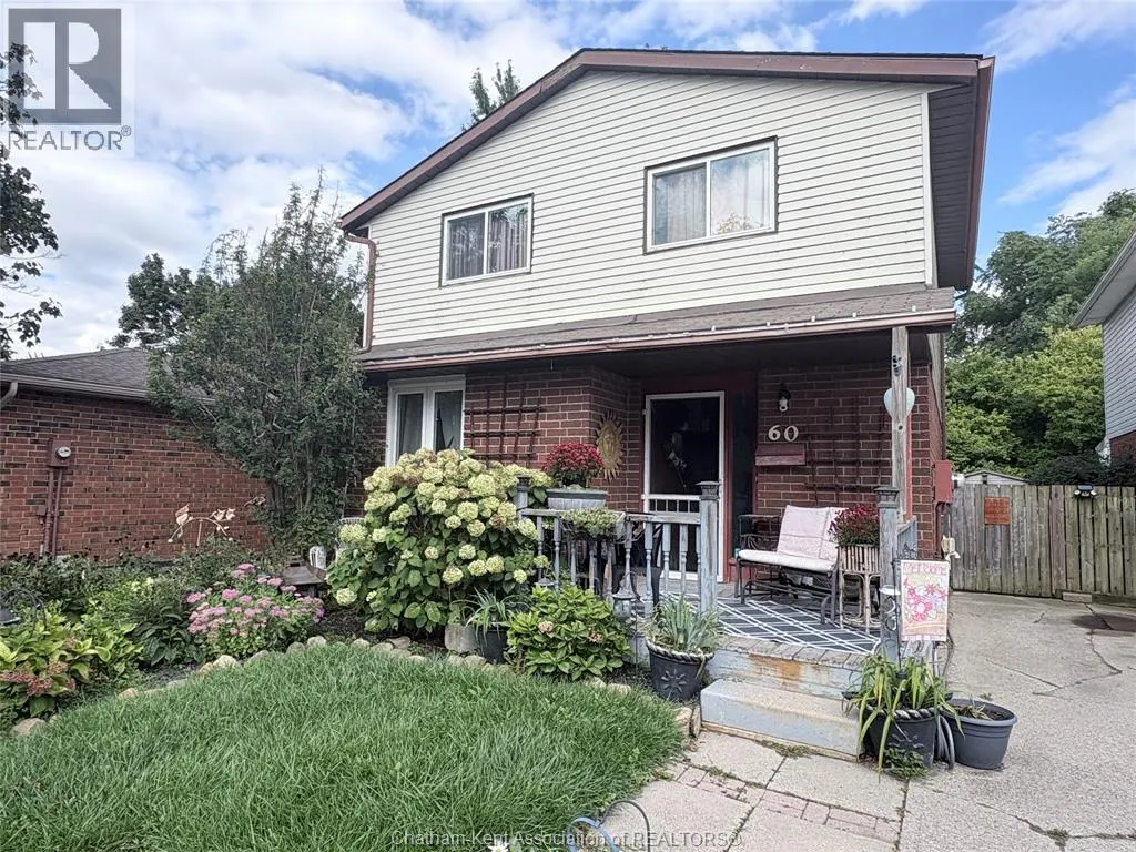 60 COPPERFIELD CRESCENT