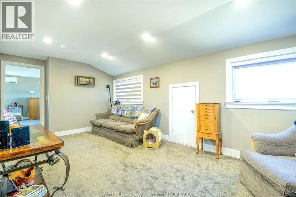 593 DALHOUSIE