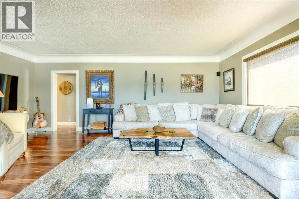 593 DALHOUSIE