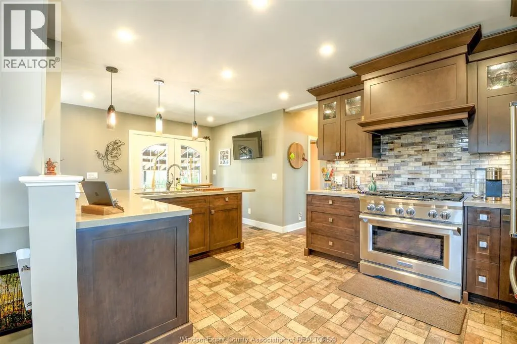 593 DALHOUSIE