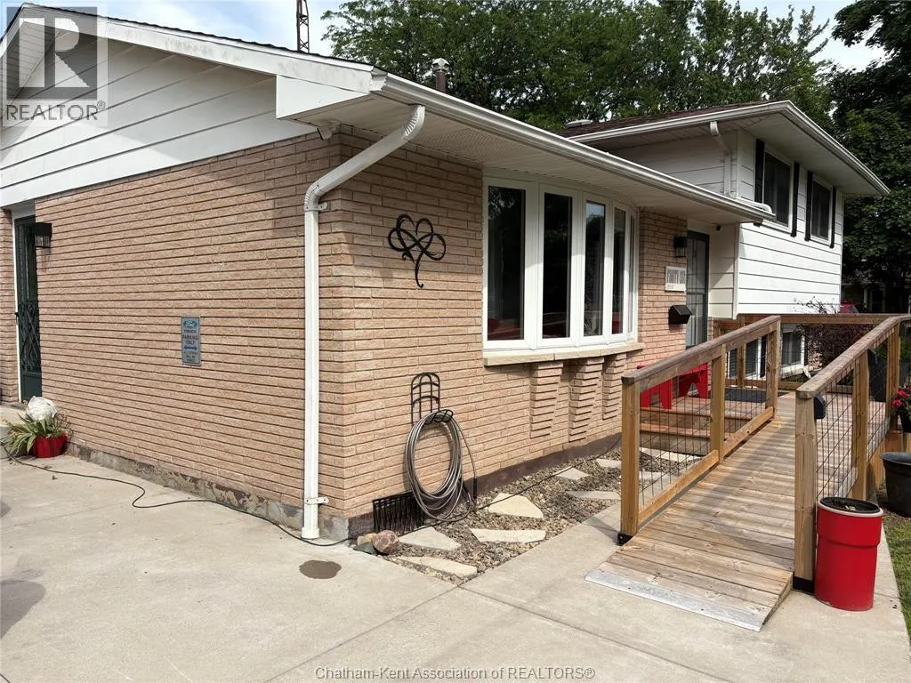 46 OTTAWA DRIVE