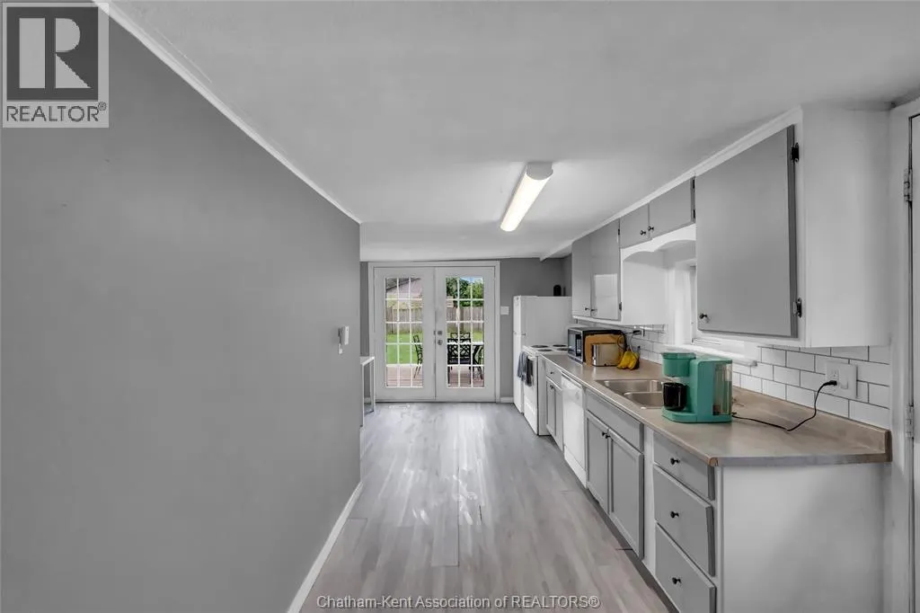 415 Queen STREET