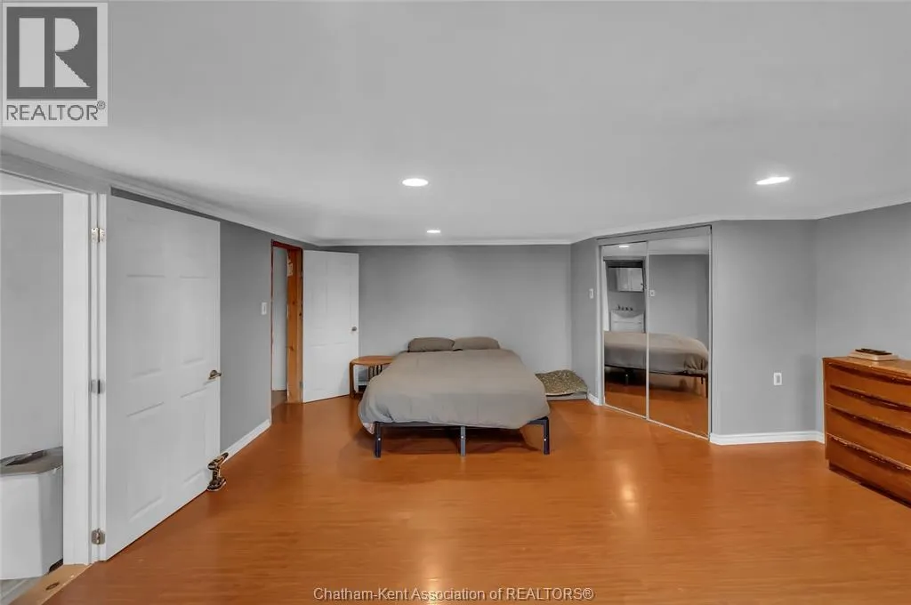 415 Queen STREET