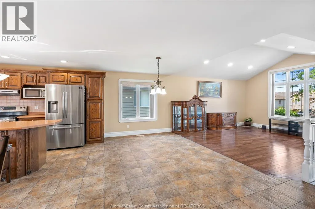 102 Joanne COURT