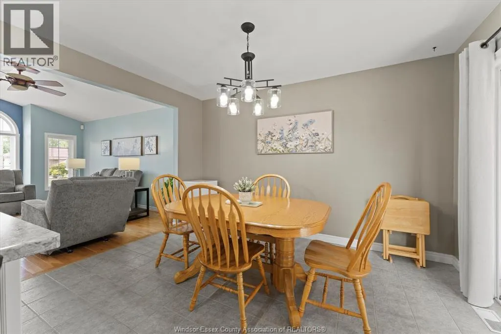 256 ASHWOOD
