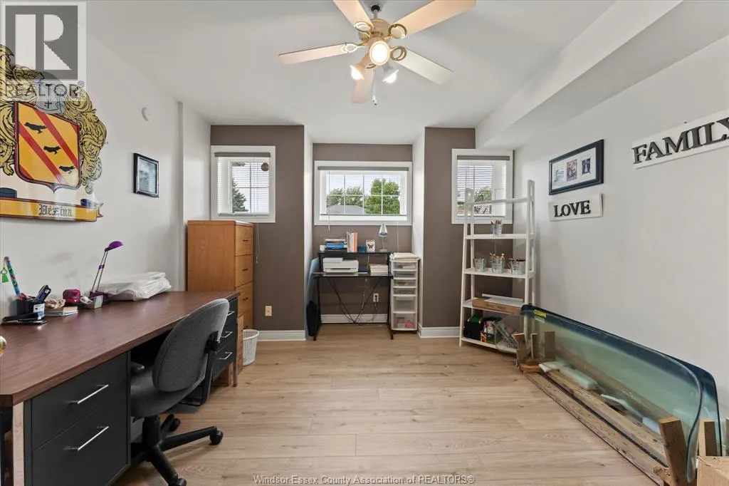 256 ASHWOOD
